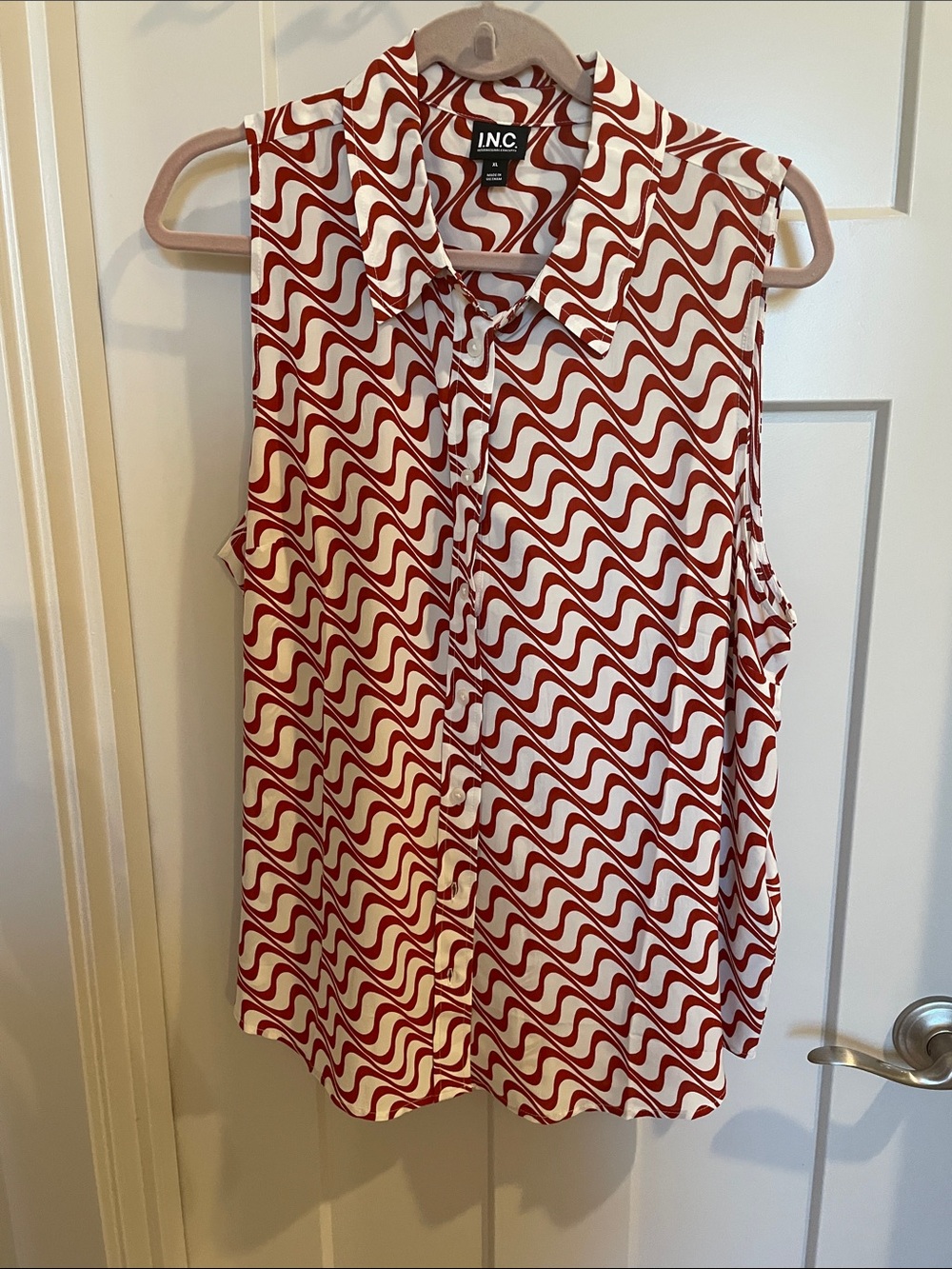 INC International Concepts Sleeveless orange and White Wave-Print Blouse